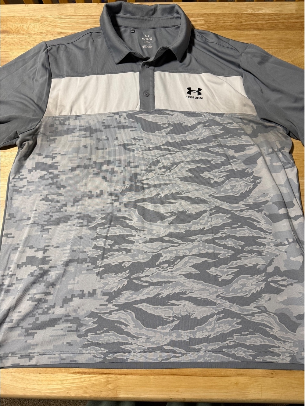 Under Armour Freedom Men’s XL Gray Camo Polo Shirt Loose Fit